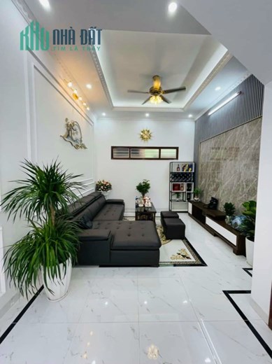 Siêu hot! Bán nhà Đỗ Đức Dục, 43m2, ô tô, lô góc, nội thất đỉnh, 4 tỷ 7