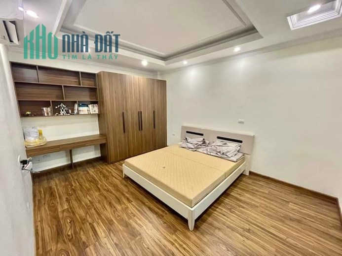 Siêu hot! Bán nhà Đỗ Đức Dục, 43m2, ô tô, lô góc, nội thất đỉnh, 4 tỷ 7