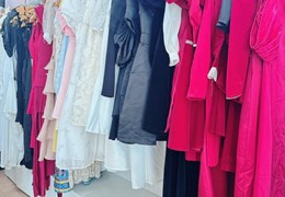 EM CẦN SANG SHOP QUẦN ÁO NỮ