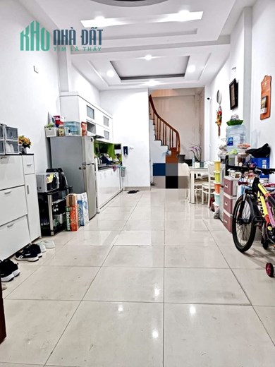 Bán nhà phố Lạc Trung, 38m x 4 tầng, 4.1 tỷ, phân lô, ô tô đỗ cổng