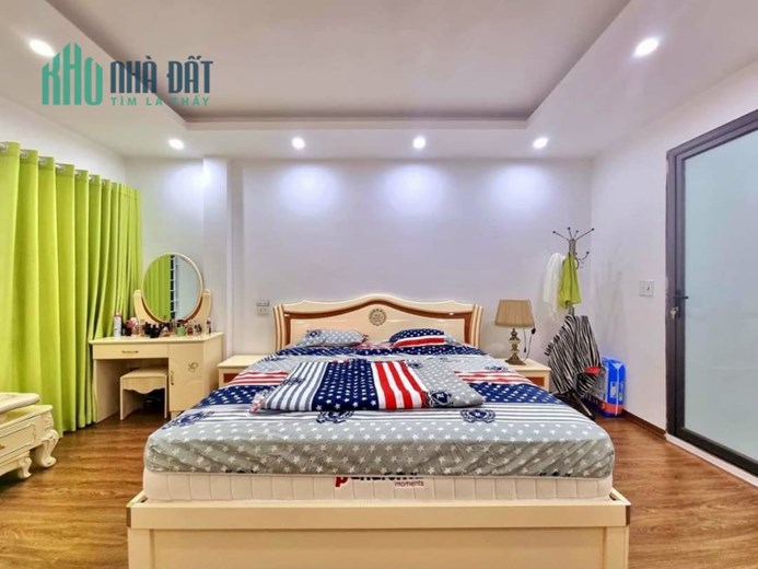 Hiếm! Bán nhà Đỗ Đức Dục, 44m2, đủ đồ, ô tô, kinh doanh, 4 tỷ 8