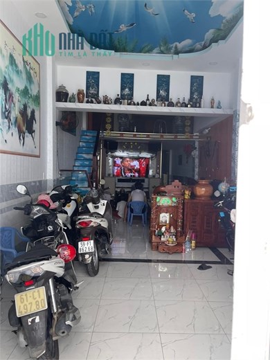 QUẬN 7. NHÀ DIỆN TÍCH KHỦNG 4X27M XE HƠI ĐỔ CỬA