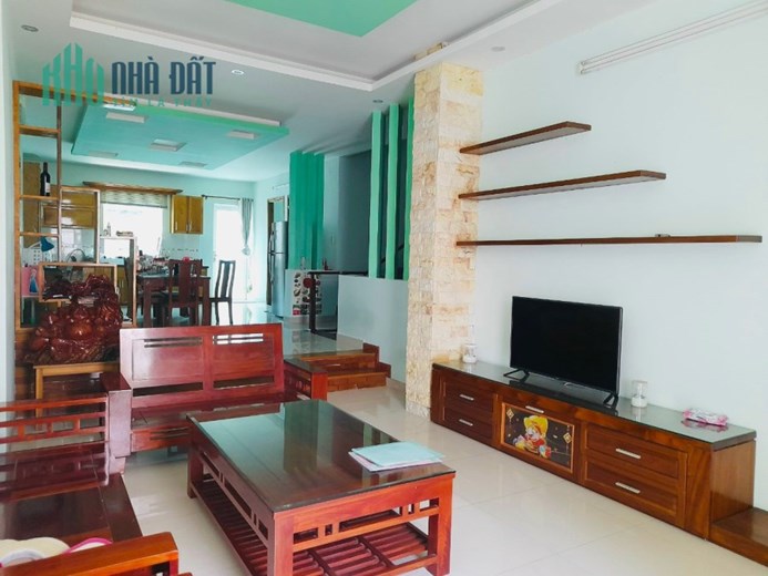 Biệt thự khu dân cư Nam long phước long B, diện tích 140m đúc 2 lầu giá đầu tư