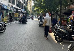 Tập thể tầng 1 phố Tây Sơn sát Đh Công Đoàn, kd đỉnh 3 tỷ 4.