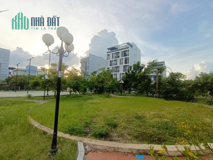 Cần bán tòa căn hộ 7 tầng mặt tiền Khuê Mỹ Đông Quận Ngũ Hành Sơn Giá chỉ 11,9 tỷ