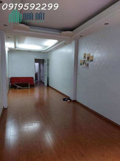 CHO THUÊ NHÀ MẶT PHỐ ĐÊ LA THÀNH, DT 50M X 6 TẦNG