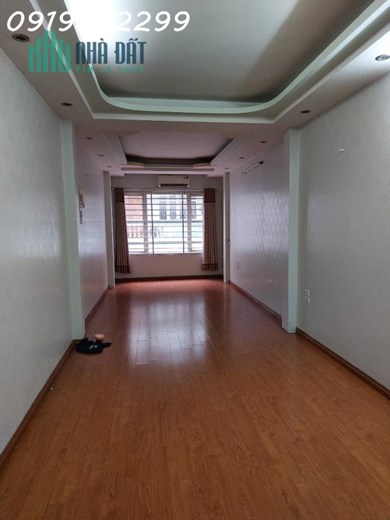 CHO THUÊ NHÀ MẶT PHỐ ĐÊ LA THÀNH, DT 50M X 6 TẦNG