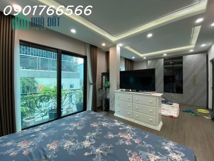 Bán nhà siêu đẹp, Mặt Phố Hoàng Cầu, View hồ lộng gió, 50m x 4T, Mt 4.8, Giá 25 tỷ.