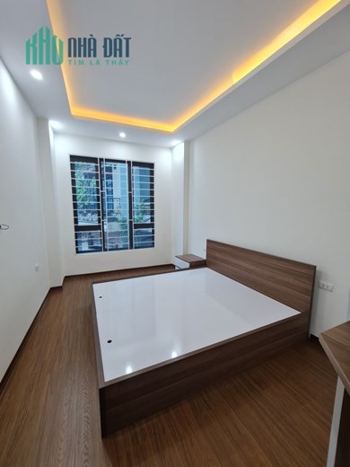 Bán nhà mới ngõ 93 Hoàng Văn Thái,47m2  ,5 tầng thoáng sáng,sát ÔTÔ,chỉ 5 tỷ 8