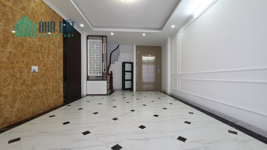 BÁN NHÀ  THẠCH BÀN  42M 6 TẦNG 5 TỶ, NHÀ ĐẸP LÔ GÓC, GARA Ô TÔ THANG MÁY