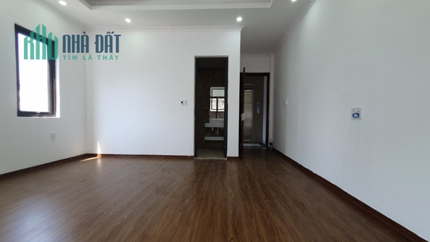 BÁN NHÀ  THẠCH BÀN  42M 6 TẦNG 5 TỶ, NHÀ ĐẸP LÔ GÓC, GARA Ô TÔ THANG MÁY