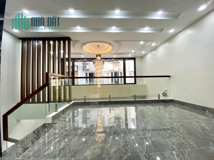 BẤN GẤP, CHỦ NGỘP, NHÀ  PHỐ NGUYỄN VĂN CỪ, DT75M, 7 TẦNG, GARA 02 Ô TÔ, THANG MÁY, TẶNG FULL NỘI