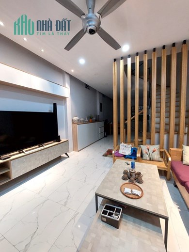 BÁN NHÀ TÂN MAI, HOÀNG MAI - 61m X 4T - LÔ GÓC - Ô TÔ 7C VÀO NHÀ - NHỈNH 8 TỶ