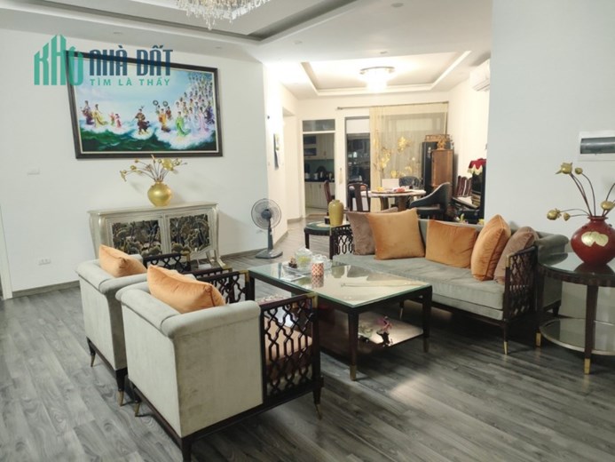 Bán căn hộ chung cư 24T, Hoàng Đạo Thúy, Cầu Giấy, DT160m2, giá 6tỷ.