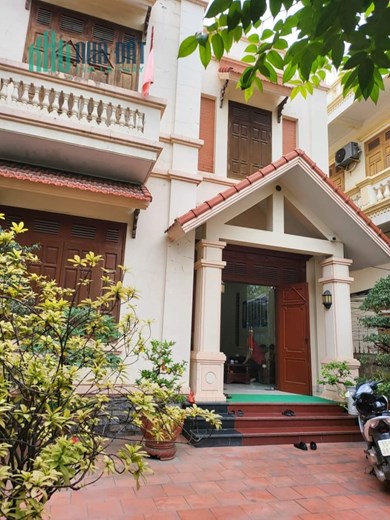 Cho thuê biệt thự văn Cao 150 M 3 Tầng