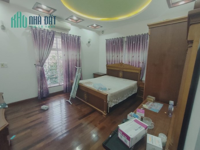Cho thuê biệt thự văn Cao 150 M 3 Tầng