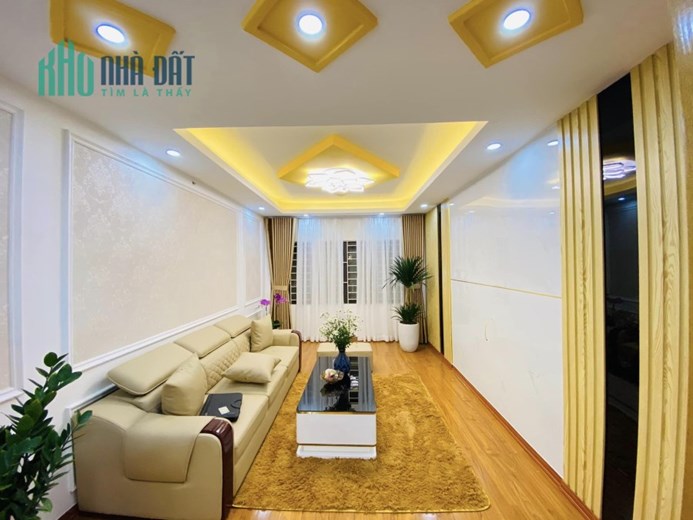 Ô TÔ, mới ở luôn nội thất xịn, dân trí cao, Hoàng Cầu 58m2- 6.95 tỷ