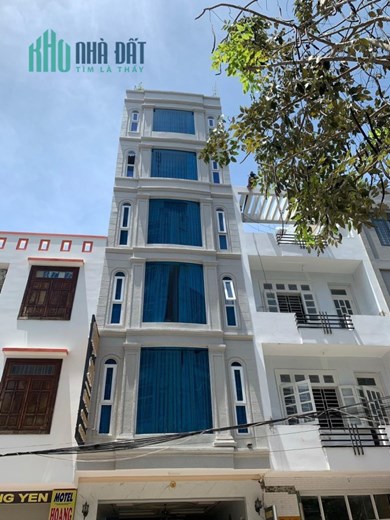 Khách Sạn Mặt Tiền - Giá Siêu Ưu Đãi Có 102