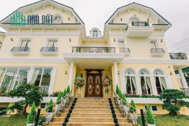 Bán 2 căn biệt thự sang trọng mặt tiền Dã Tượng, Đà Lạt - 1058m2, 140 tỷ - Nội thất VIP