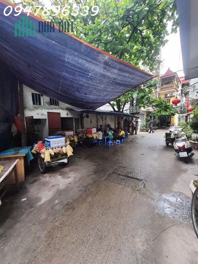 Bán đất sổ đỏ CC, DT 60m2 nở hậu, gần KĐT Yên Hoà, cạnh Trường MN Yên Hòa, giá 110 tr/m