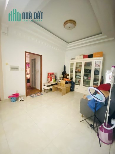 Nhà bán Quận Tân Phú dưới 6.x tỷ mới, 72m2, 2 Tầng, 3PN Ngang 4m
