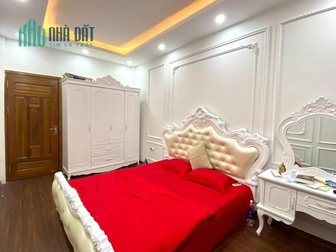 Bán nhà Nguyễn Chí Thanh, Đống Đa o tô đỗ cửa, full nội thất 5,5 tỷ.