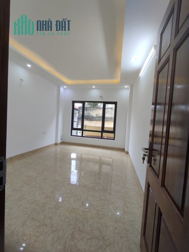 Siêu phẩm. Bán nhà phố Bùi Xương Trạch, Thanh Xuân. 31m2 x 5T. Nhà đẹp. Ô TÔ. Hơn 3 Tỷ. 0968084286