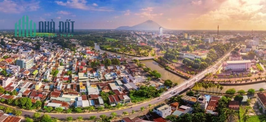 CHỦ KẸT TIỀN CẦN BÁN GẤP THỬA ĐẤT VƯỜN NGAY CẠNH SÔNG VÀM CỎ ĐÔNG.