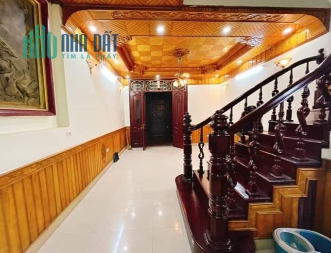 Bán gấp nhà Dương Quảng Hàm Cầu Giấy 58m x 5T giá 9.8 tỷ, dân xây, lô góc, ở + văn phòng