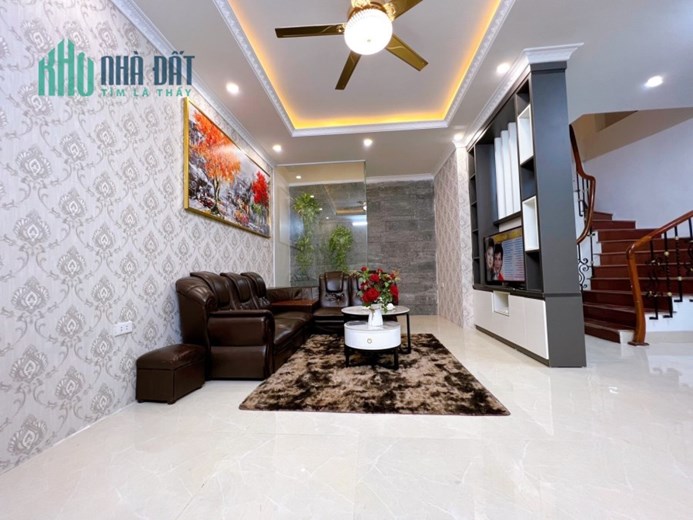 BÁN NHÀ LÊ THANH NGHỊ  -  HAI BÀ TRƯNG  diện tích 45m2 xây 5 tầng - giá chỉ  nhỉnh 4tỷ