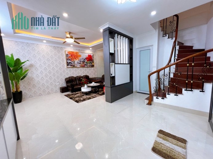 BÁN NHÀ LÊ THANH NGHỊ  -  HAI BÀ TRƯNG  diện tích 45m2 xây 5 tầng - giá chỉ  nhỉnh 4tỷ