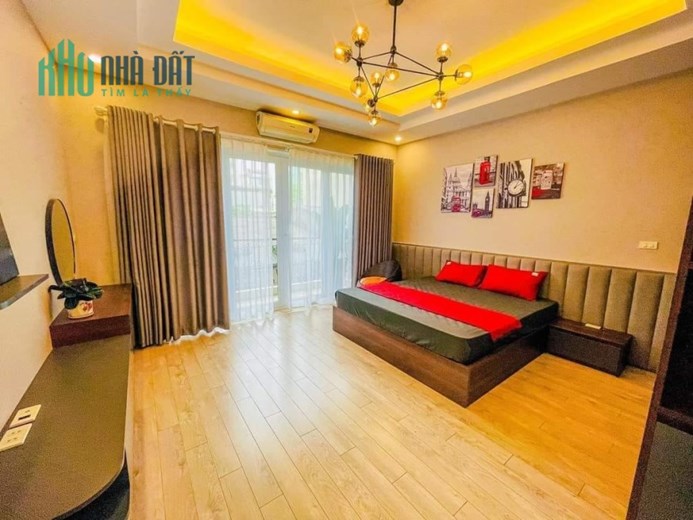 Bán nhà mặt phố Trung Hòa, Cầu Giấy 200m, 8 tầng, mt 9m. Giá: 121 tỷ