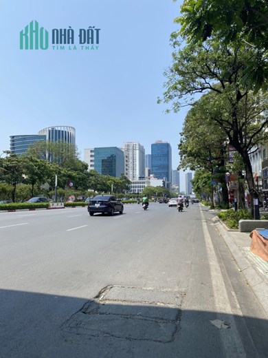 GIẢM CHÀO 1 TỶ! Nhà PHÂN LÔ Nguyễn Chí Thanh, Nhà 4 tầng, DT sử dụng 40m, Ngõ Thông Ô tô