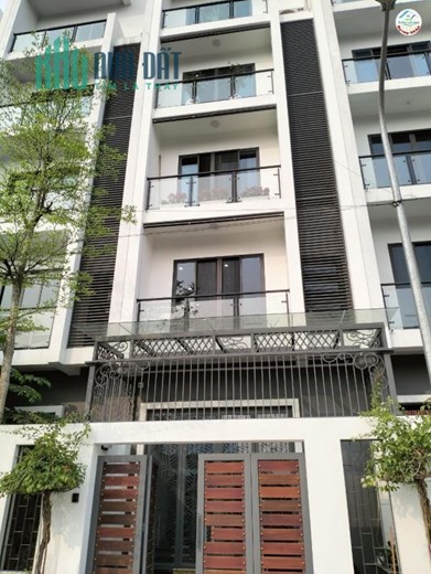 Bán nhà cách mặt phố Tân Mai 10m DT 92m2x5T ô tô tránh,nội thất VIP