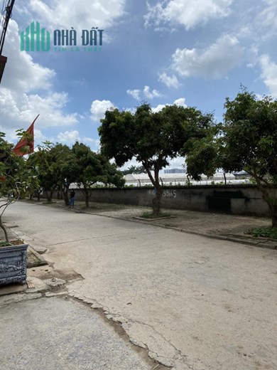 Bán đất Trâu Quỳ -Siêu hiếm 42m2 trục chính viện rau khu A đường 7m có lưu không, vỉa hè. 0982852808