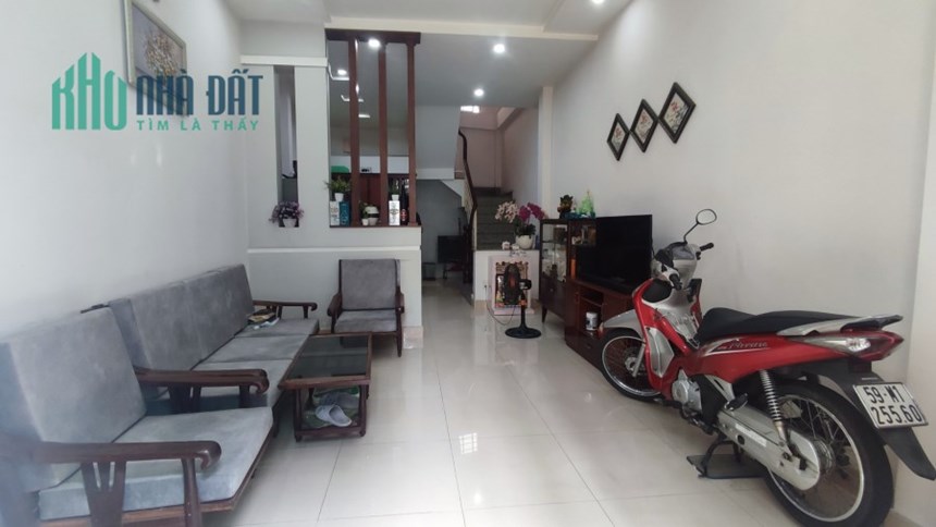 Cần tiền bán gấp nhà HXH Đường 3/2, P.2, Quận 11