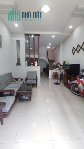 Cần tiền bán gấp nhà HXH Đường 3/2, P.2, Quận 11