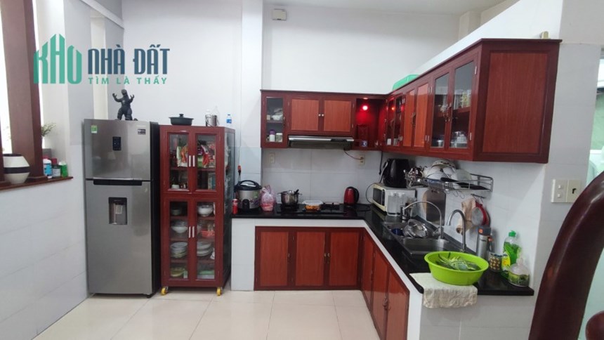 Cần tiền bán gấp nhà HXH Đường 3/2, P.2, Quận 11