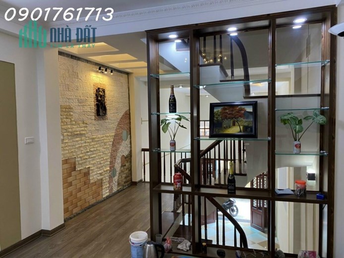 Bán nhà 60m2x5tầng phố Cầu Giấy, gara 2 Ôtô, gần phố, ở luôn, KD VP cho thuê dòng tiền tốt