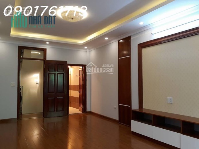 Bán nhà 60m2x5tầng phố Cầu Giấy, gara 2 Ôtô, gần phố, ở luôn, KD VP cho thuê dòng tiền tốt
