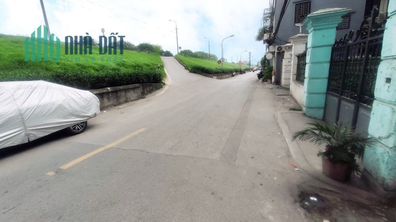 Bán nhà mặt1XX  phố Lâm Du Long Biên  chỉ 15.5 tỷ với diện tich 62 m2 5 tầng