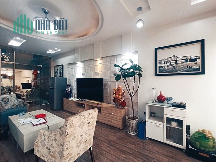 Bán nhà mặt1XX  phố Lâm Du Long Biên  chỉ 15.5 tỷ với diện tich 62 m2 5 tầng