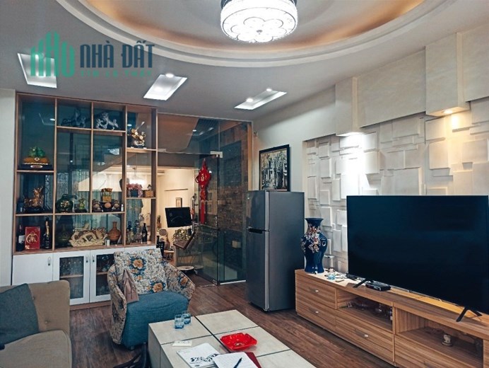 Bán nhà mặt1XX  phố Lâm Du Long Biên  chỉ 15.5 tỷ với diện tich 62 m2 5 tầng