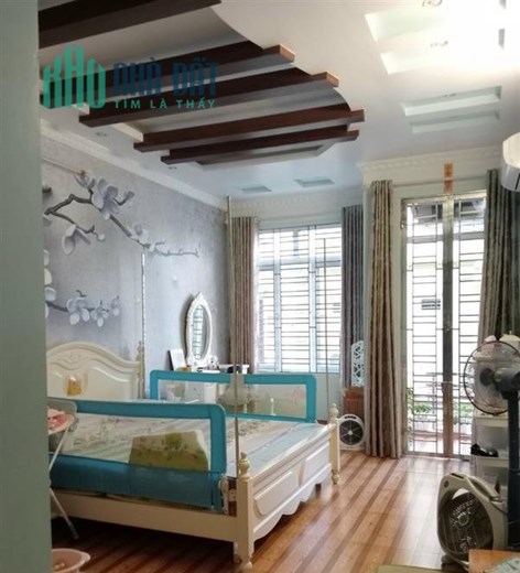 Bán nhà phố Tô Vũ - Văn Cao, diện tích 66m 4 tầng, đường 8m, GIÁ 4.8 tỉ