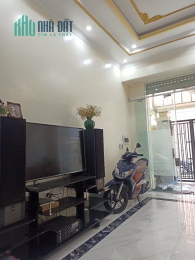 Bán nhà dân xây độc lập ngay gần mặt đường Cát Bi, 55m 4 tầng sân cổng, GIÁ 3.95 tỉ