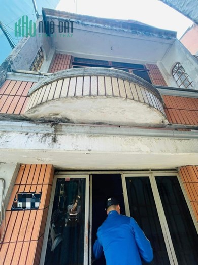 Nhà bán Q3, Lý Chính Thắng thông Hoàng Sa, ngang 7m, 3 tầng chỉ 3.2 tỷ