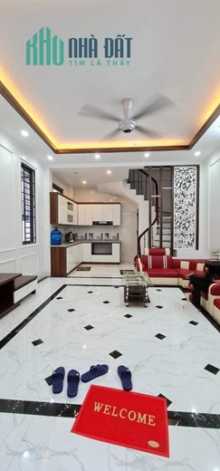 Bán nhà Lĩnh Nam Hoàng Mai 34.6M*5 Tầng giá 3.3 Tỷ