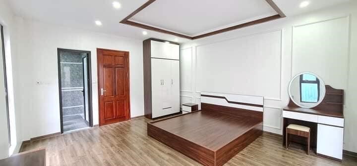 Bán nhà Lĩnh Nam Hoàng Mai 34.6M*5 Tầng giá 3.3 Tỷ