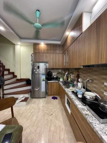 Bán nhà Lĩnh Nam Hoàng Mai 35.6M*5 Tầng giá 3.35 Tỷ