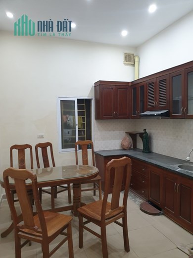 Bán nhà phố Hào Nam, ngõ thông sang phố Tôn Đức Thắng, gần chợ, gần trường.
